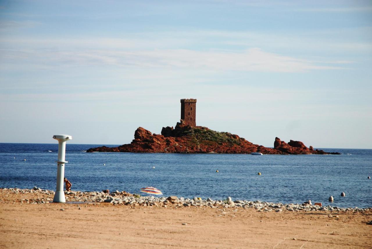 Agay Cap Esterel Le Hameau F2 Clim Plein Sud Dernier Etage Magnifique Vue Mer Saint-Raphael  Exterior photo